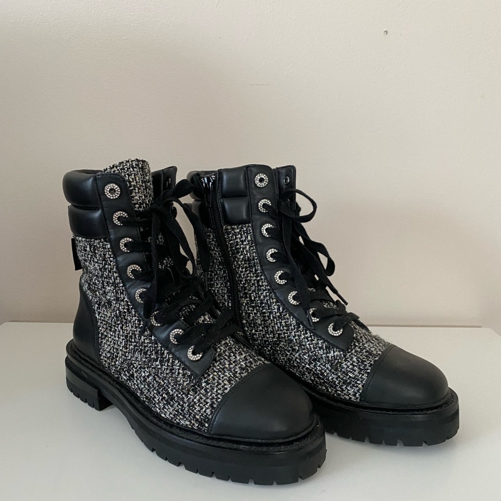 Boots for sale in size 7
